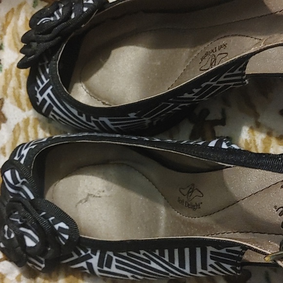 Soft Style Dress Shoe Size 7.5 - Picture 6 of 6